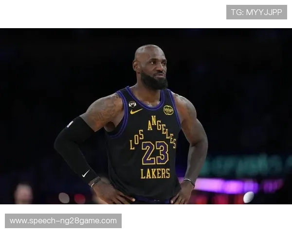 湖人队新赛季备战开始 詹姆斯带领队伍迎接挑战并争夺总冠军